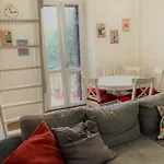White Flat Puglie ميلان