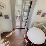 White Flat Puglie ميلان