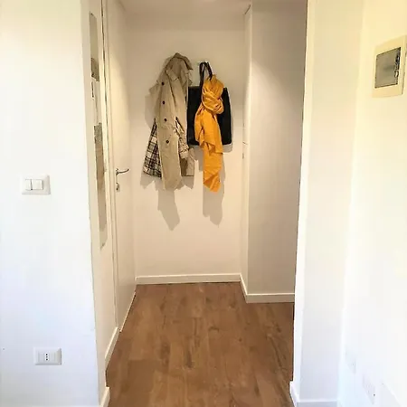 White Flat Puglie 아파트