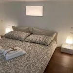 White Flat Puglie Apartamento Milão