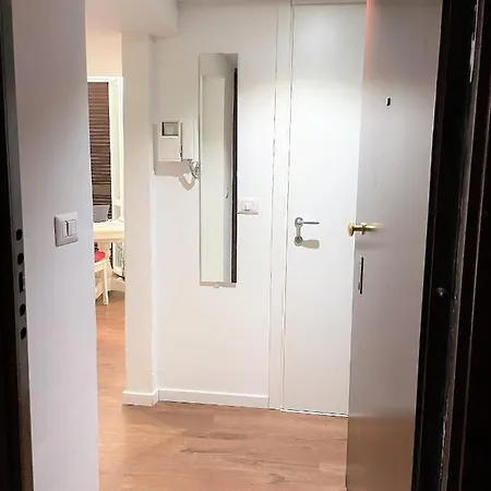 White Flat Puglie * Милан